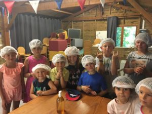 Atelier cuisine pour enfant dans camping Vendée